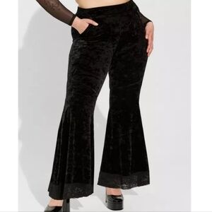 Torrid Velvet Flare Lace Trim Pocket Leggings In Black Size 2X NWT'S